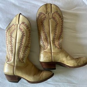 Brown beige cowgirl/cowboy boots🤎🤠